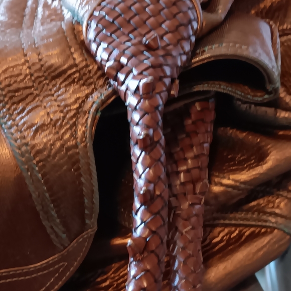 Fendi spy bag excellent condition!! - Picture 15 of 16